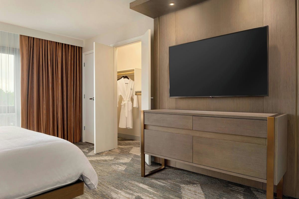 Room, 1 King Bed with Sofa bed | Premium bedding, in-room safe, desk, blackout curtains