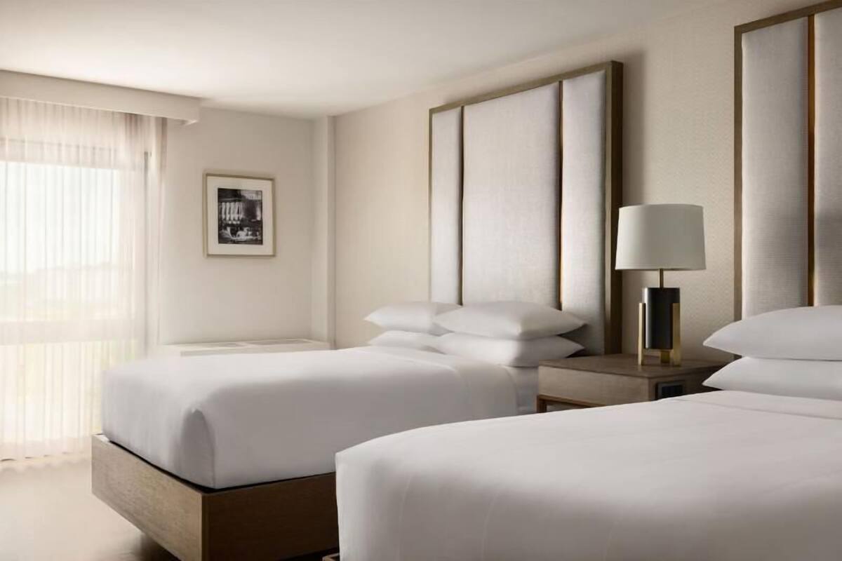 Literie de qualité supérieure, coffres-forts dans les chambres, bureau