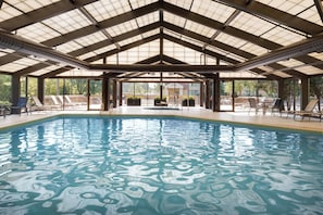 Piscine intérieure