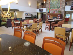 Desayuno buffet incluido todos los días 