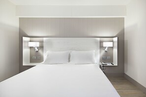1 Schlafzimmer, Minibar, Zimmersafe, Schreibtisch