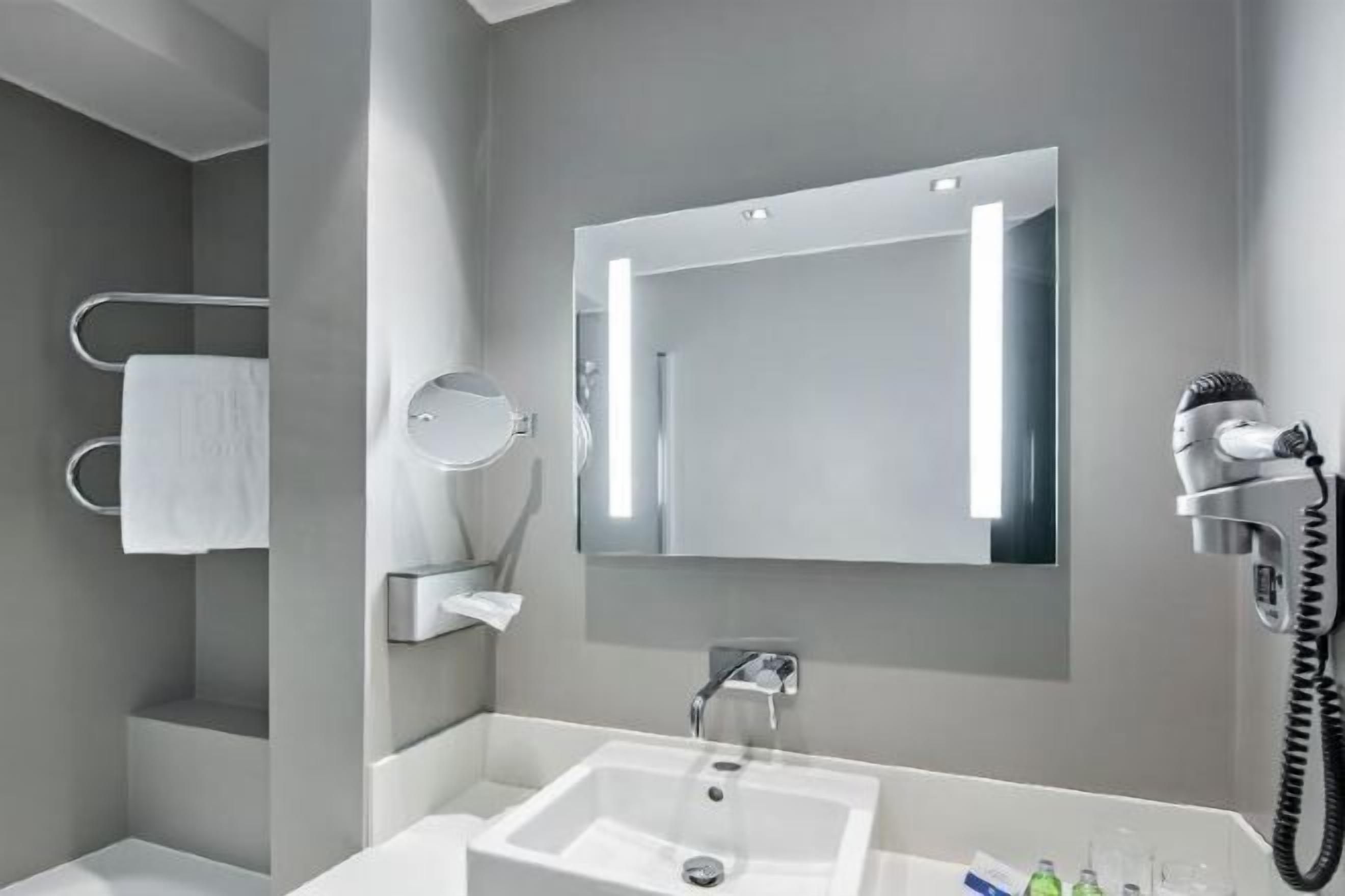 浸缸、環保梳洗用品、風筒、坐浴桶