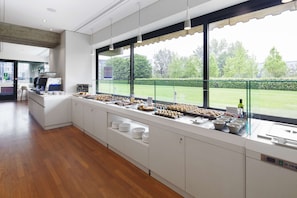 Daily buffet breakfast for a fee