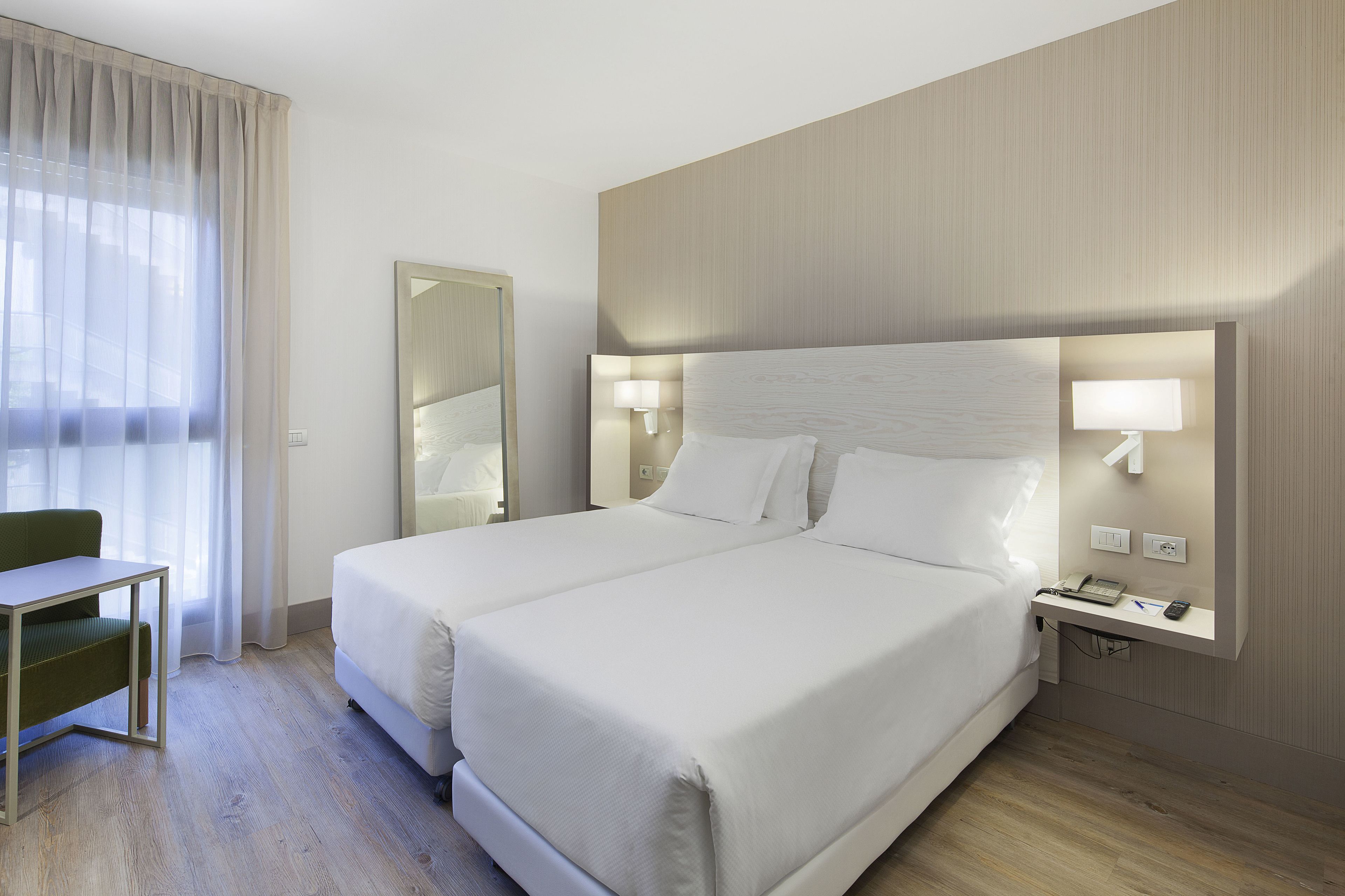 스탠다드룸 | 미니바, 객실 내 금고, 책상, 방음 설비