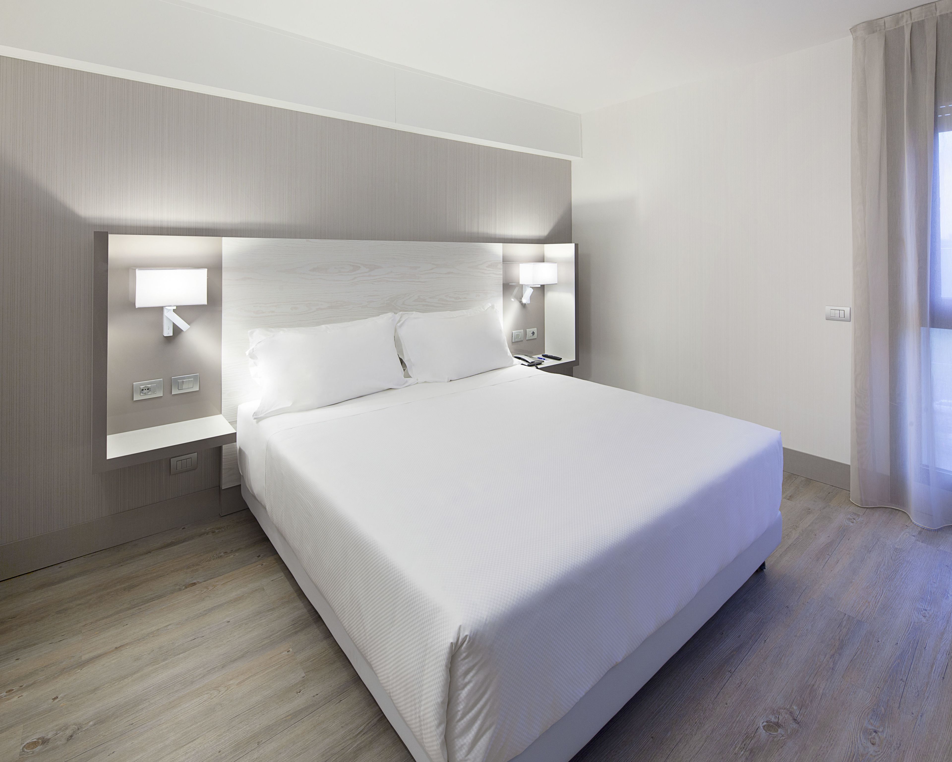 Minibar, in-room safe, desk, soundproofing