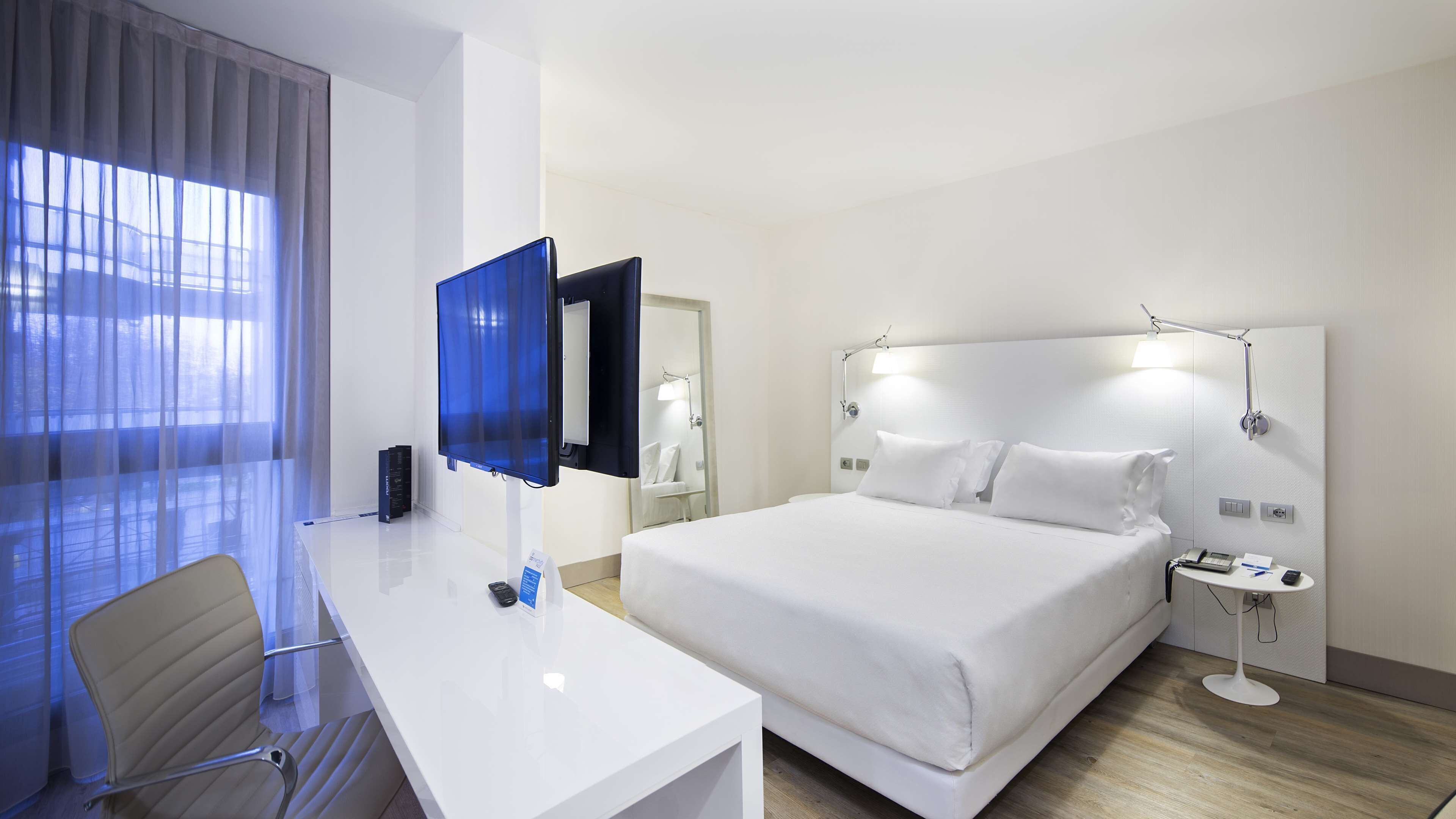 Minibar, in-room safe, desk, soundproofing