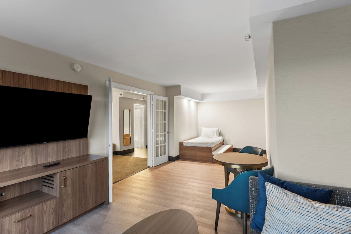 1 bedroom, desk, laptop workspace, blackout drapes