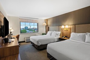 Habitació prèmium, 2 llits de matrimoni (Canadian Skyline View) | Escriptori, espai de treball apte per a portàtils i cortines opaques 