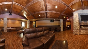 Se sirven almuerzos, cenas y happy hour