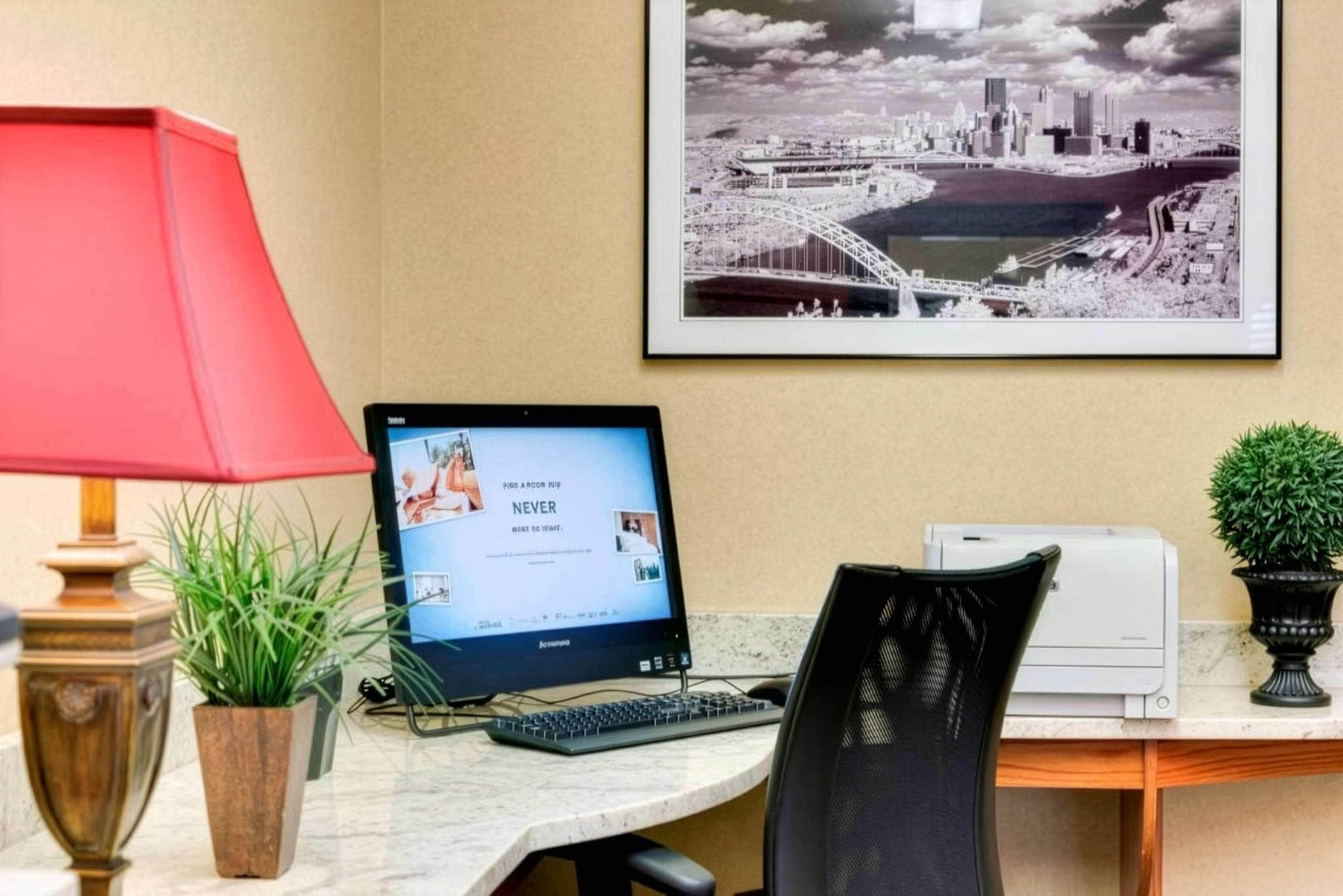 Photo - Pittsburgh Airport Inn and Suites
