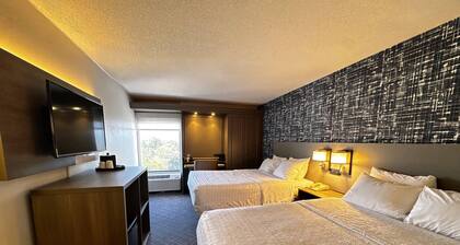 Pittsburgh Airport Inn and Suites
