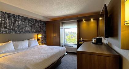 Pittsburgh Airport Inn and Suites