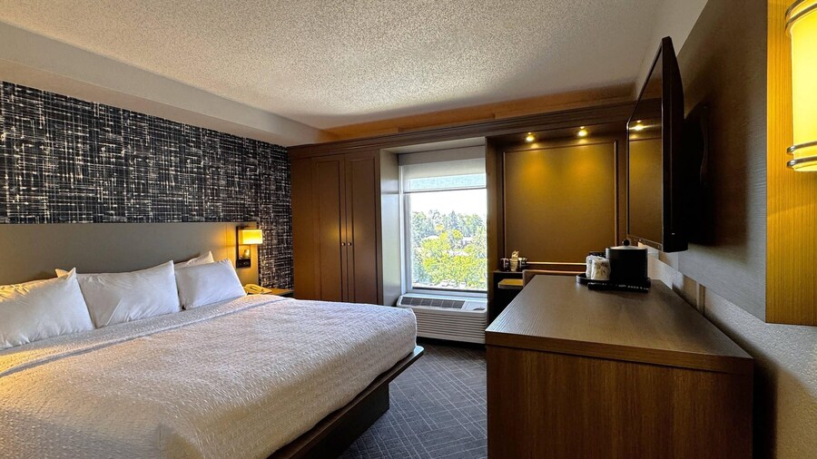 Pittsburgh Airport Inn and Suites