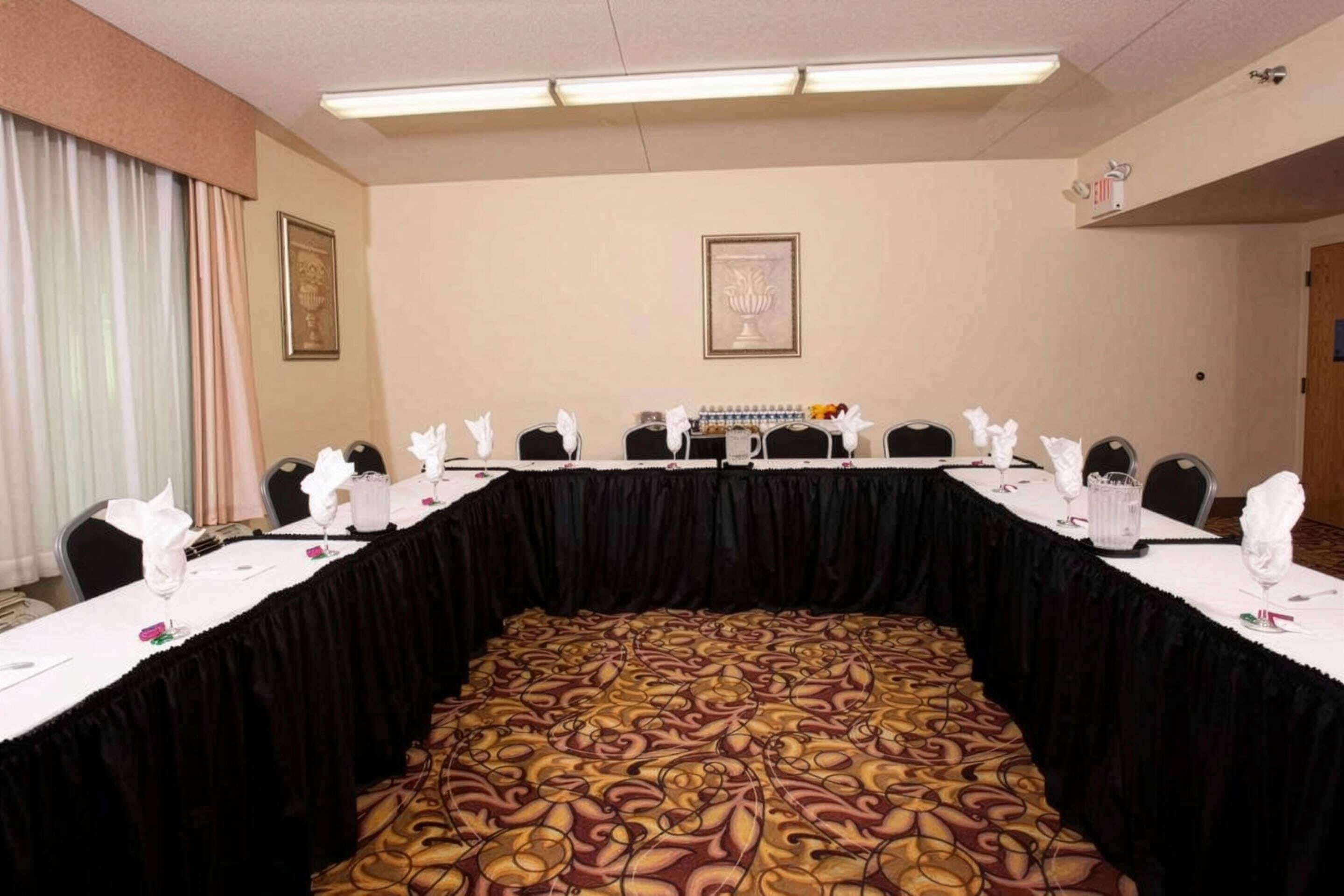Photo - Pittsburgh Airport Inn and Suites