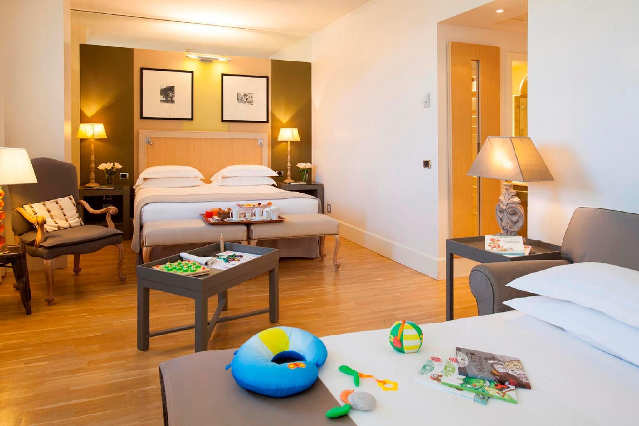 Premium bedding, minibar, in-room safe, desk