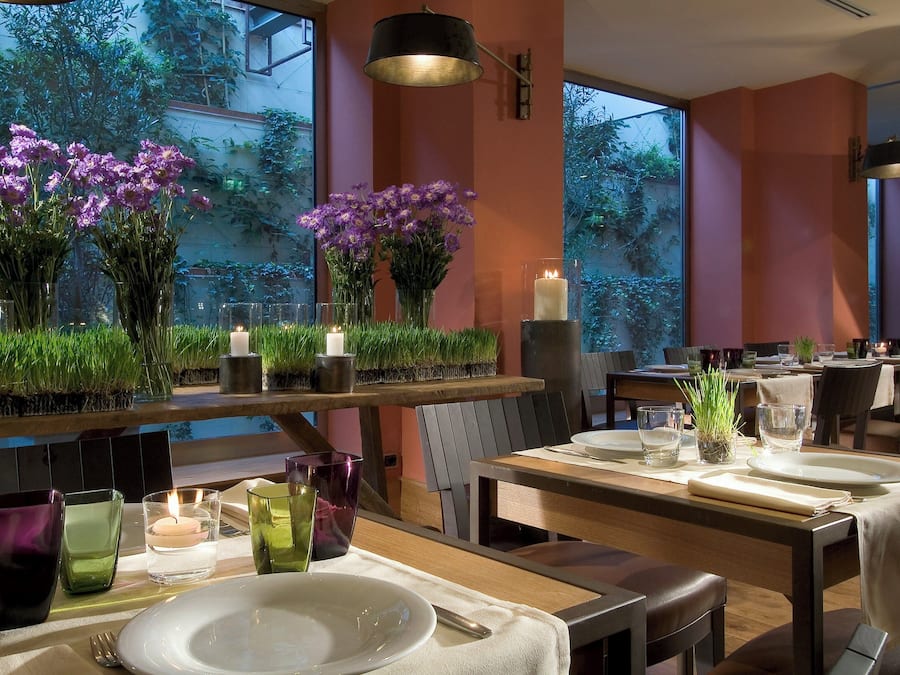 Breakfast, lunch and dinner served