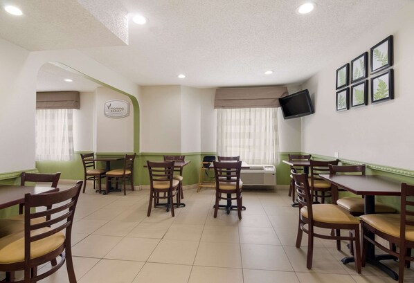 Desayuno buffet incluido todos los días 