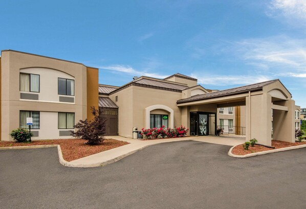 Exterior - Sleep Inn Tanglewood (Roanoke)