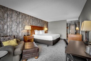 Habitación Deluxe, 1 cama King size (No Pets) | Ropa de cama de alta calidad, escritorio y cortinas blackout