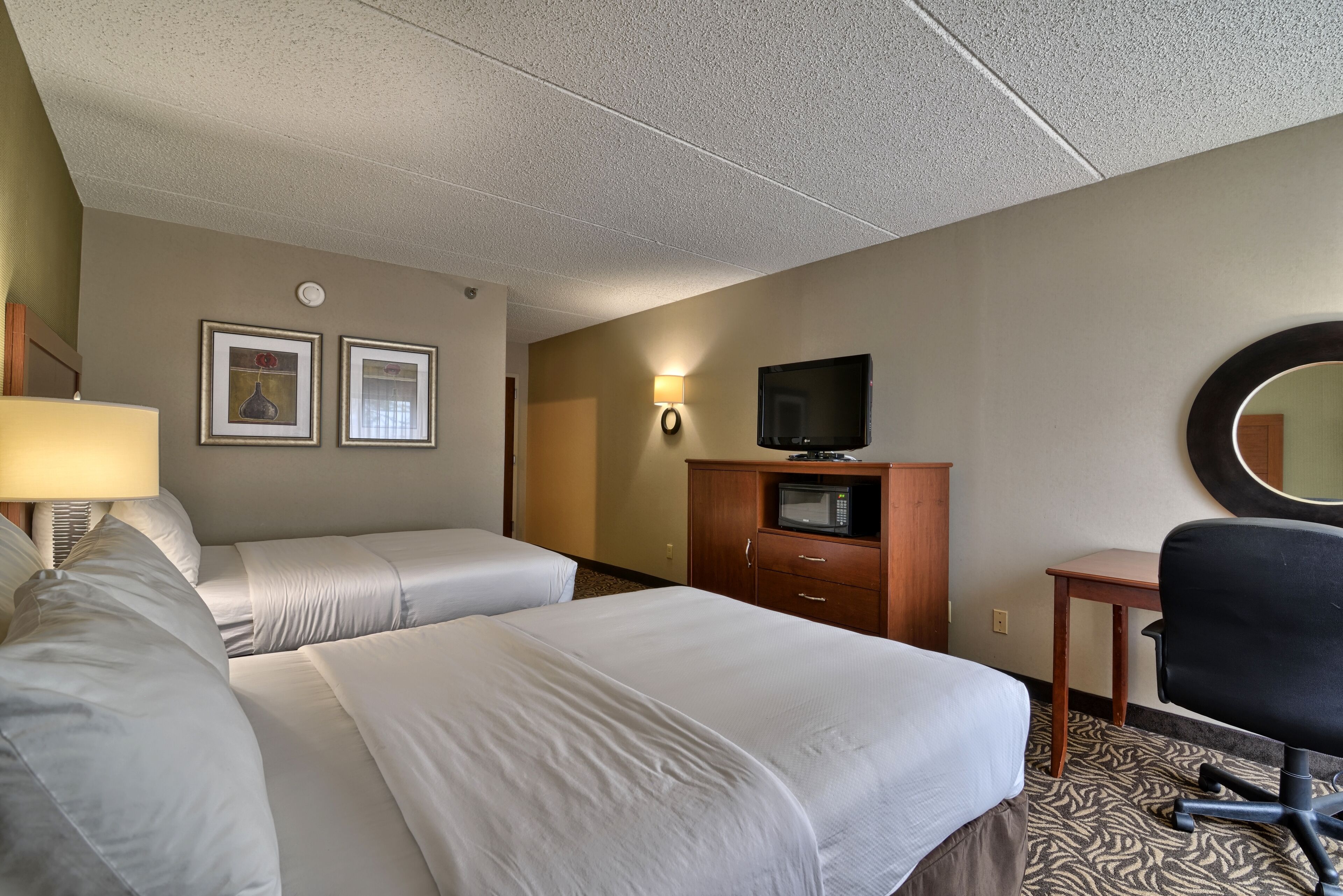 Photo - Clarion Inn & Suites Cortland - University Area