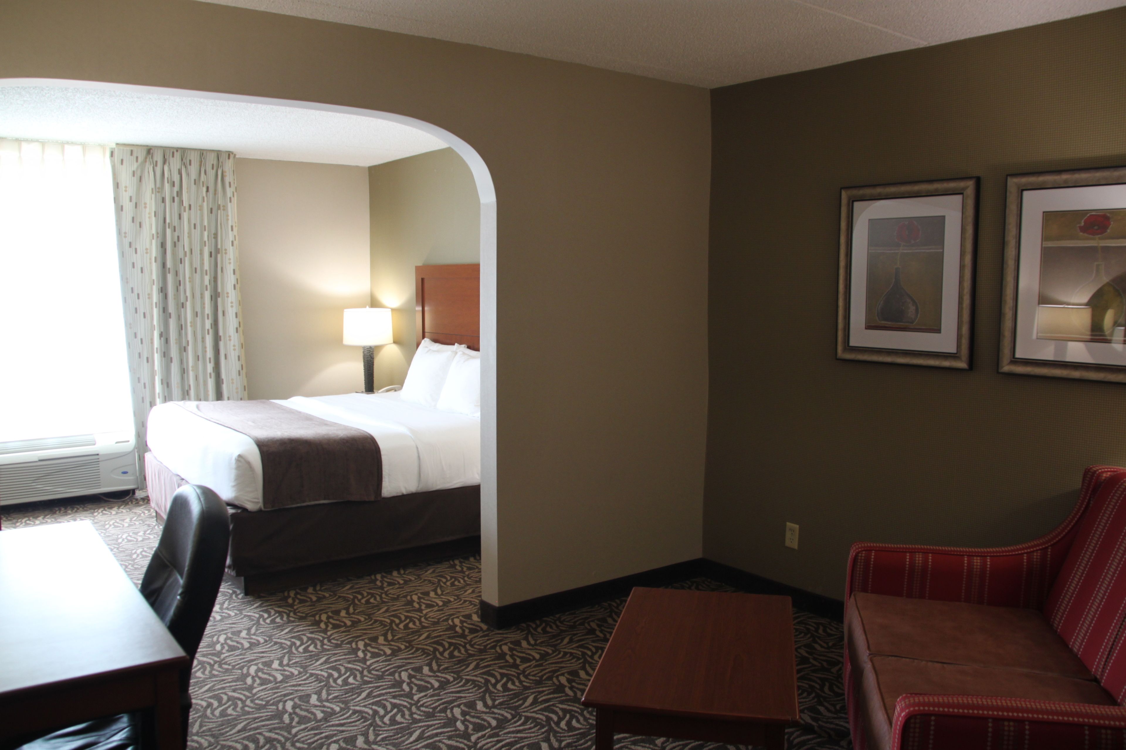 Photo - Clarion Inn & Suites Cortland - University Area