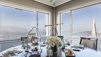 Suite Signature, 1 très grand lit et 1 canapé-lit, vue baie | Draps italiens Frette, literie de qualité supérieure
