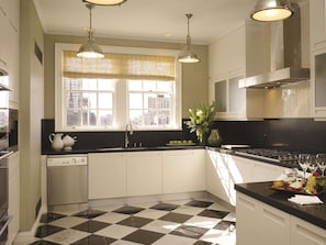 Penthouse, 3 Bedrooms, Terrace, City View | Private kitchen | Fridge, microwave, coffee/tea maker, electric kettle