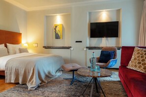 Hypoallergeen beddengoed, een minibar, een kluis op de kamer