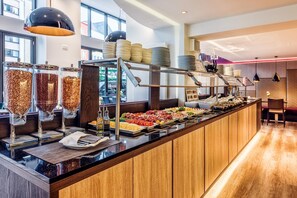 Desayuno buffet (EUR 18.90 por persona) 