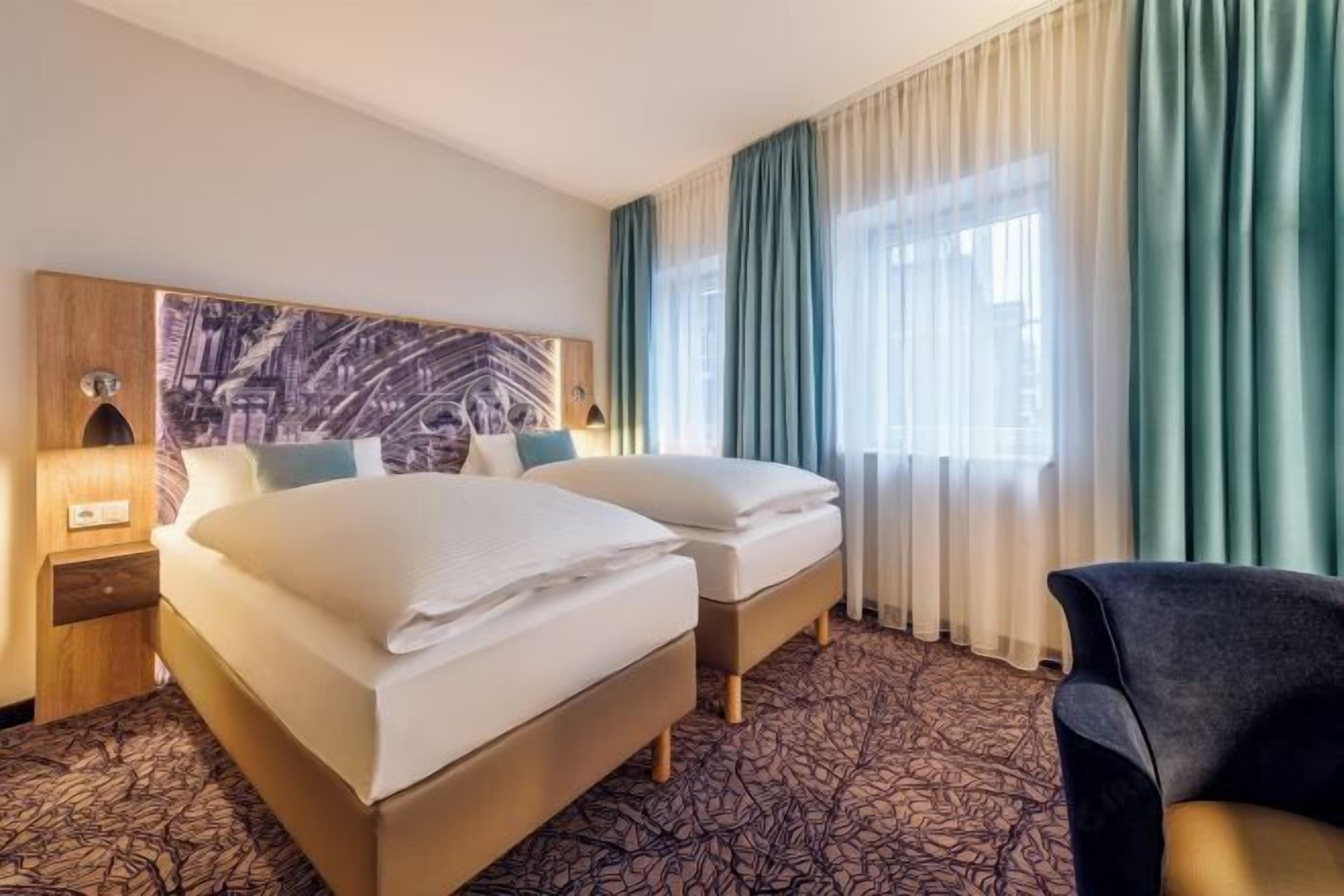 Literie hypoallergénique, minibar, coffres-forts dans les chambres