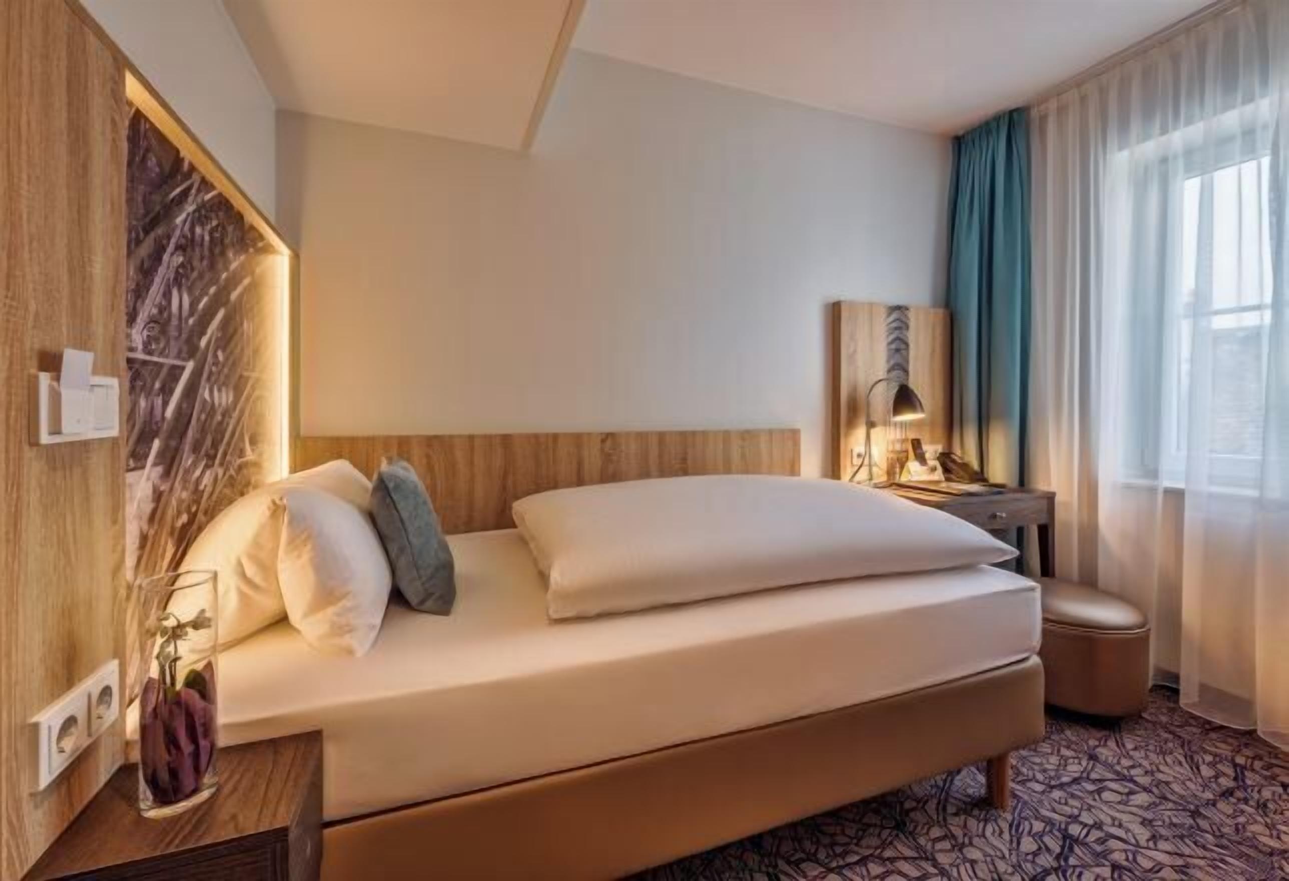 Literie hypoallergénique, minibar, coffres-forts dans les chambres