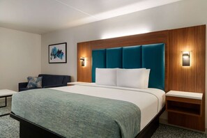 行政客房, 1 张特大床和 1 张沙发床, 无烟房 | 加厚床垫、办公桌、笔记本电脑工作区、熨斗/熨衣板