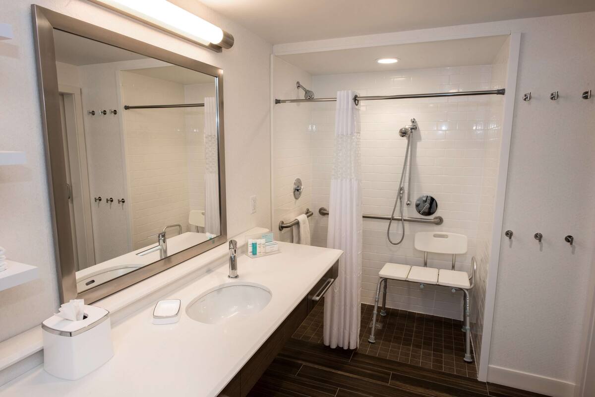 combined shower/bathtub, free toiletries, hair dryer, towels