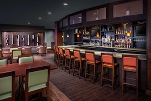 Bar (on property) - DoubleTree by Hilton Cleveland East Beachwood (Beachwood)