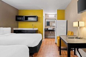 Ropa de cama de alta calidad, cubrecamas y escritorio