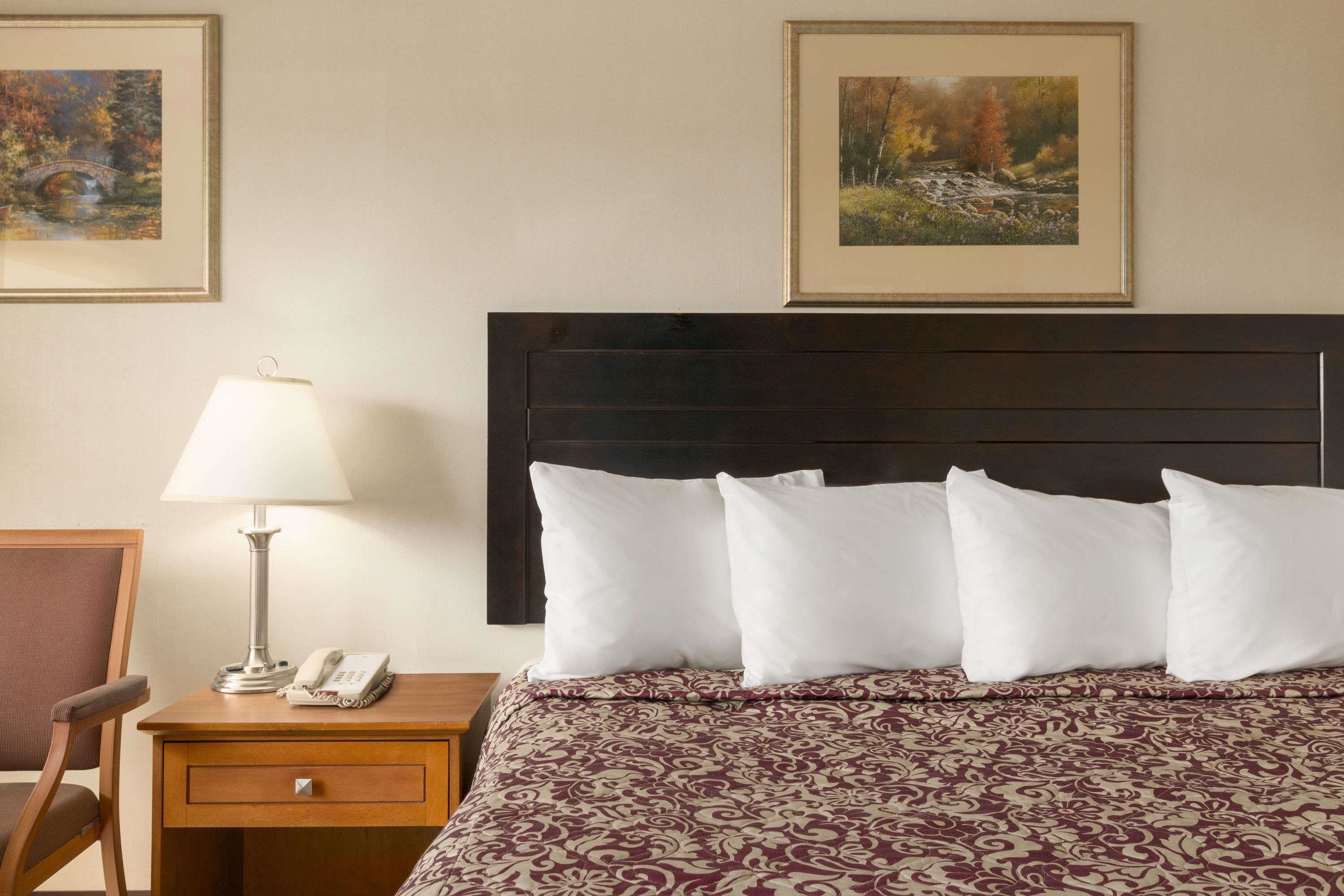 Photo - Travelodge by Wyndham Edmonton East