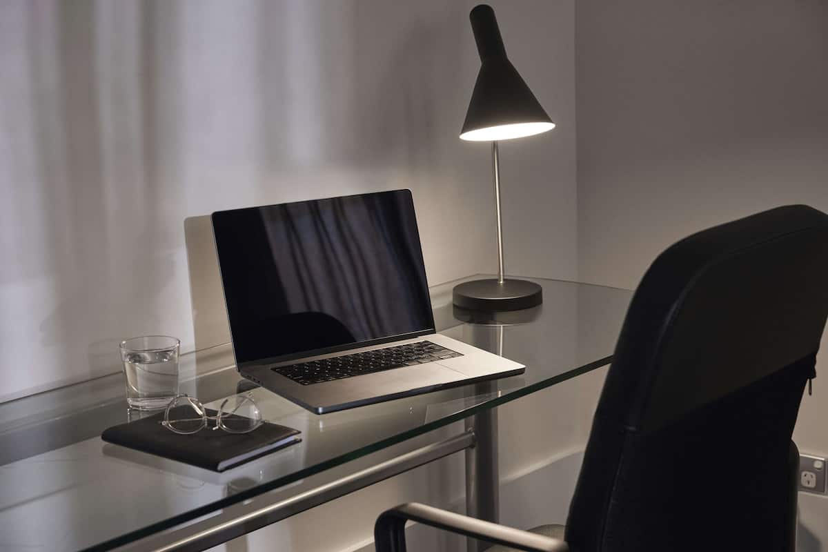 In-room business centre