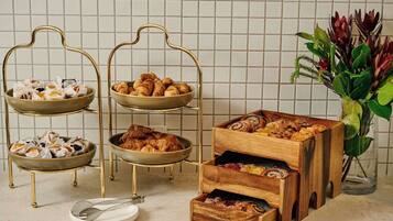 Daily buffet breakfast (AUD 25 per person)