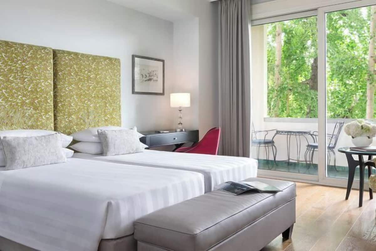 Ropa de cama de alta calidad y minibar