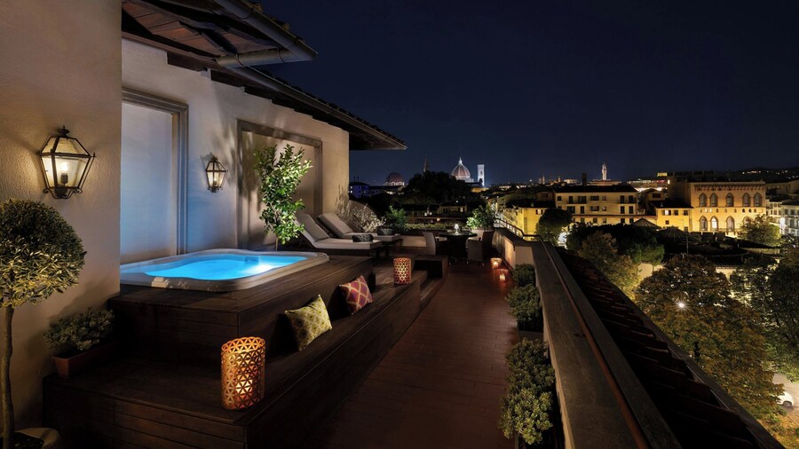 Sina Villa Medici, Autograph Collection