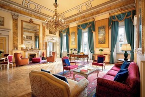Royal Suite, 1 Bedroom (Balcony) | Premium bedding, minibar, in-room safe, desk - Sina Villa Medici, Autograph Collection (Florence)