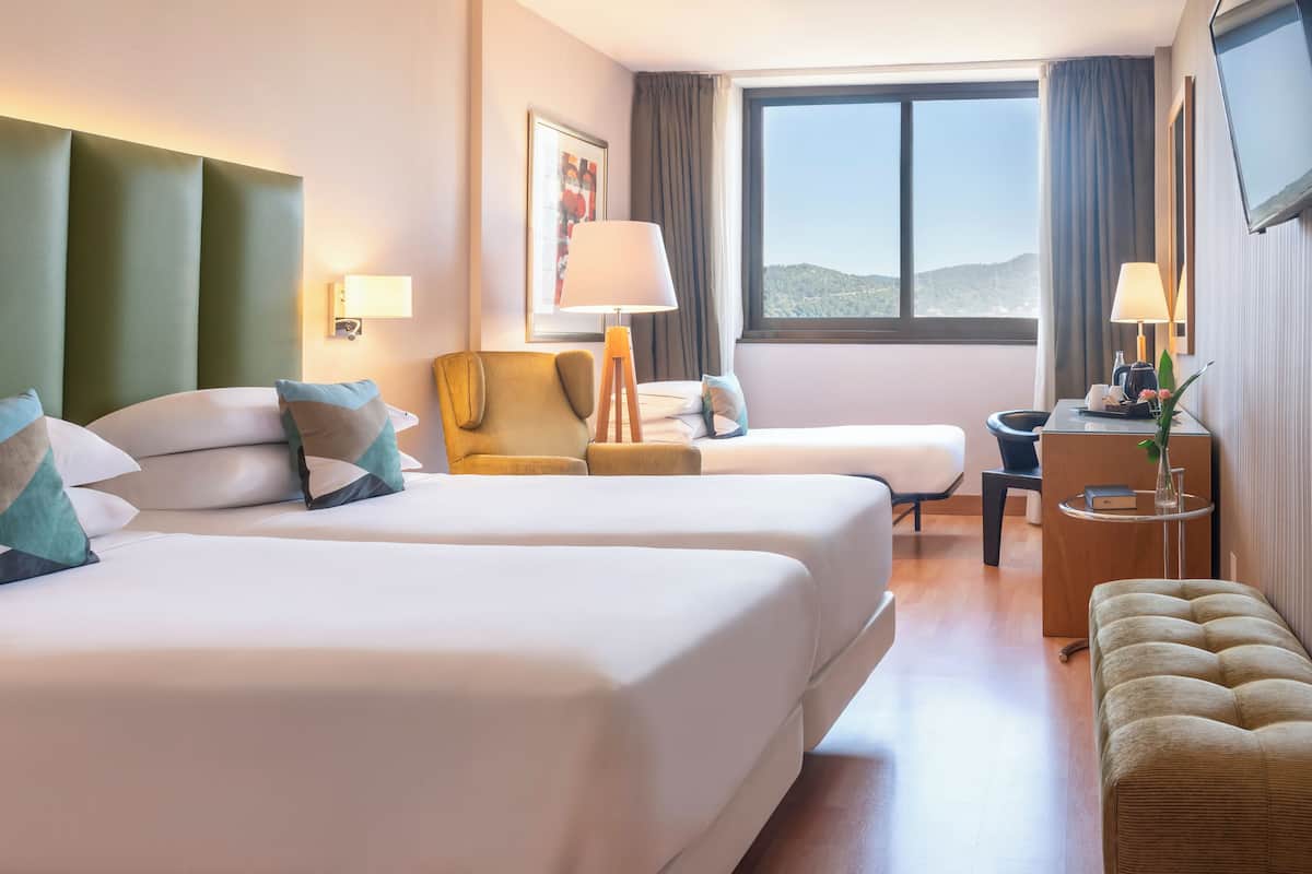 1 bedroom, hypo-allergenic bedding, down duvets, in-room safe