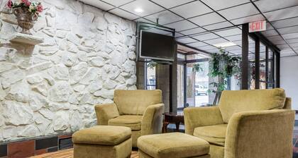 Quality Inn & Suites Binghamton Vestal