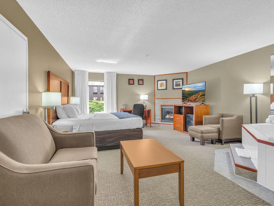 In-room safe, individually decorated, individually furnished