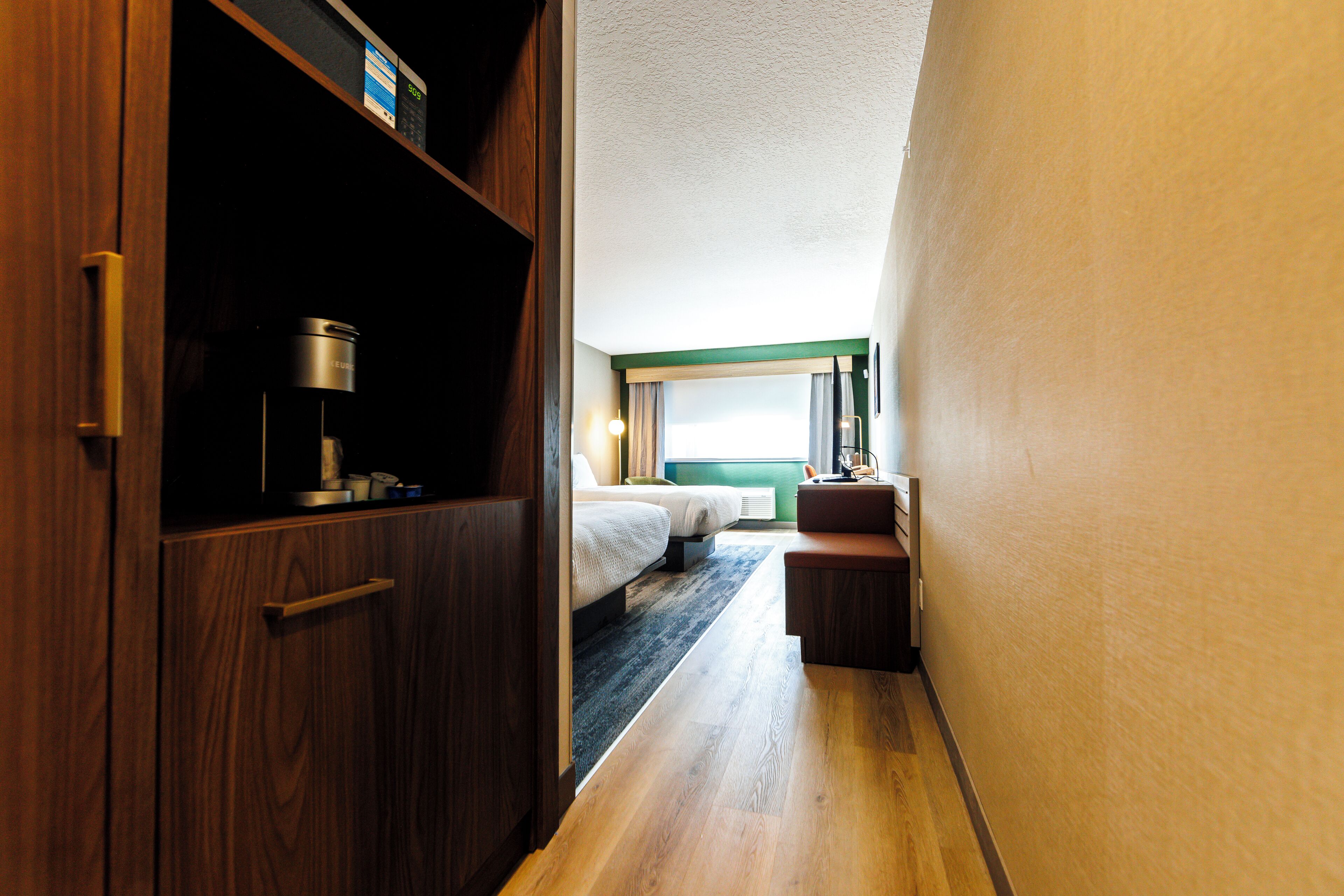 Premium bedding, pillowtop beds, in-room safe, desk