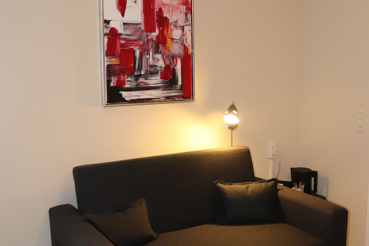 comfort double room, 1 queen bed | 1 bedroom, hypo-allergenic bedding, pillow-top beds, desk