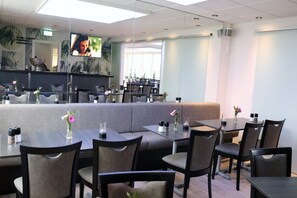 Bar (in der Unterkunft)