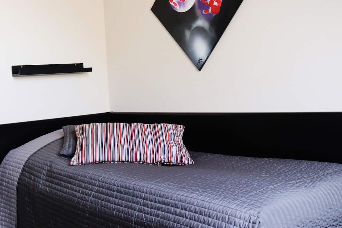 Hypo-allergenic bedding available, pillowtop beds, desk