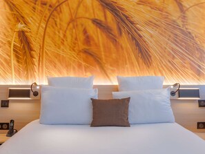 Privilege, Habitación, 1 cama doble con sofá cama | 1 dormitorio, ropa de cama de alta calidad, caja fuerte y escritorio