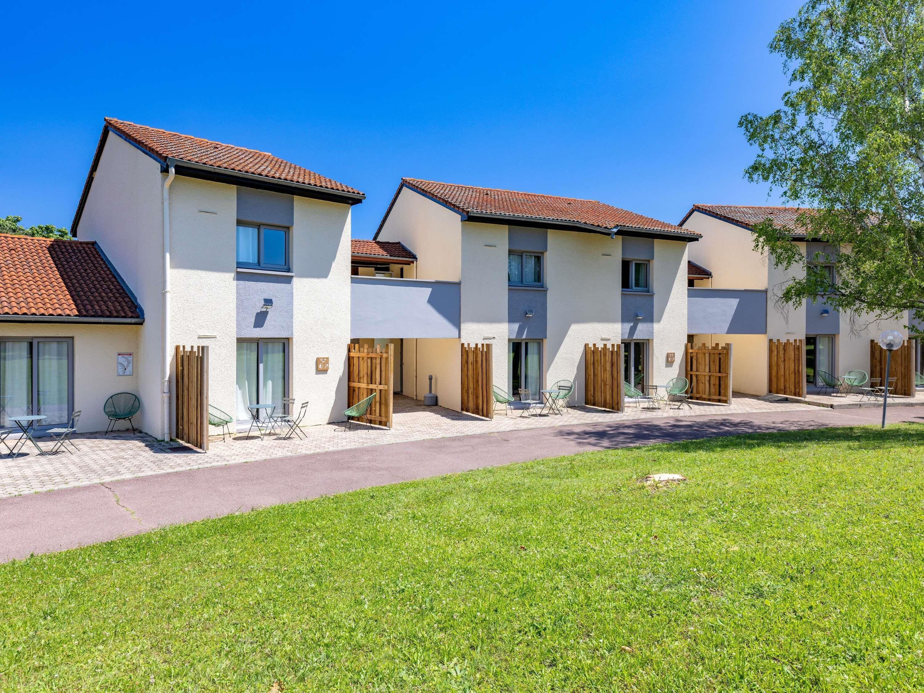 高級寢具、客房內保險箱、書桌、遮光布/窗簾